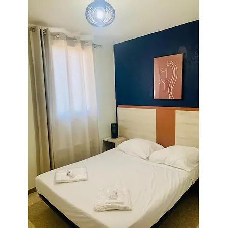 French With Shared Pool *